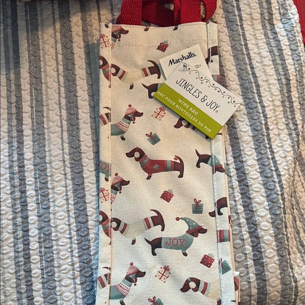 Jingles & Joy Holiday Wine Bag with Dachshund Print